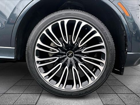 Used 2020 Lincoln Aviator Black Label w/ Dynamic Handling Package image 8