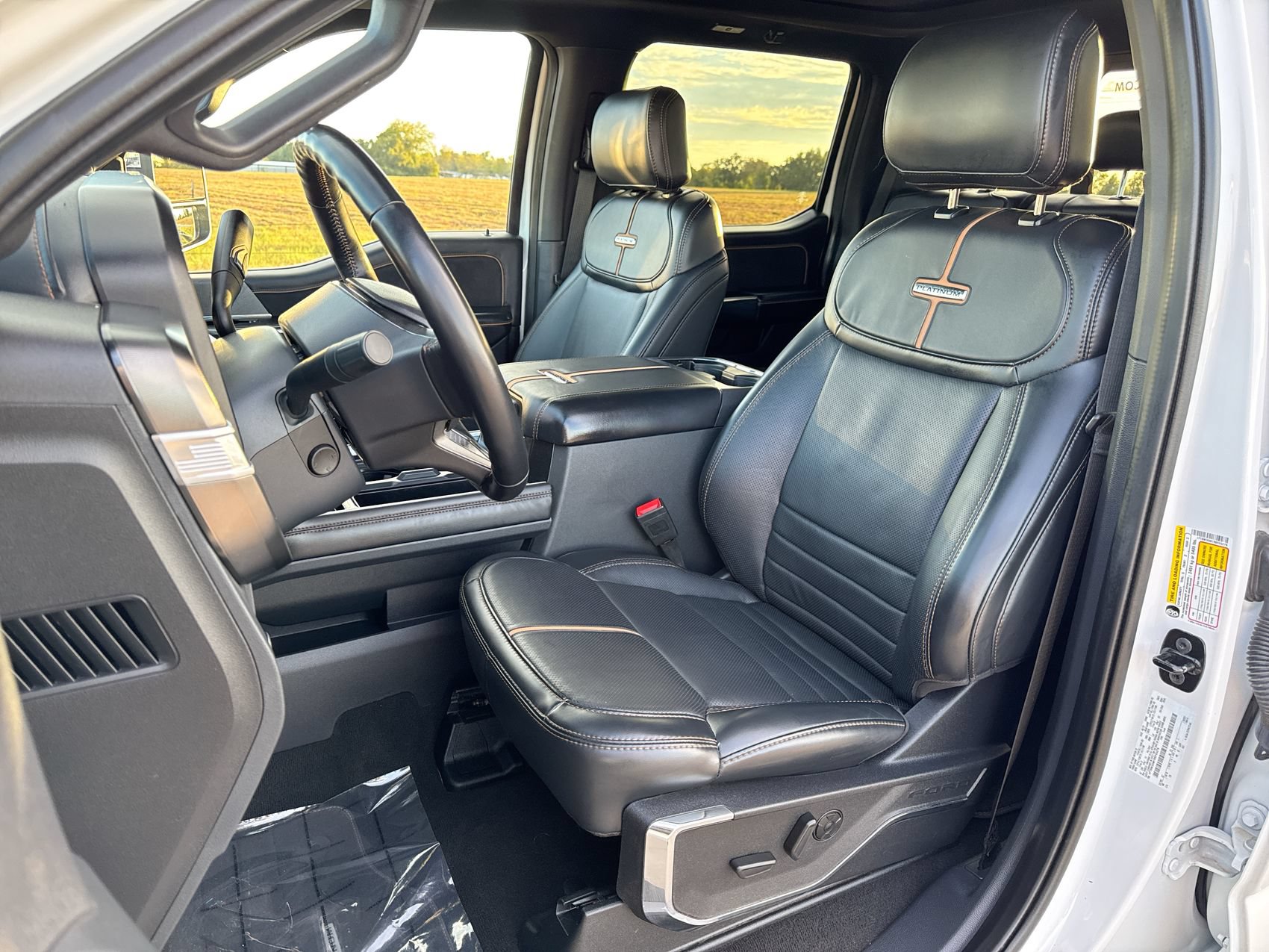 Used 2024 Ford F350 Platinum w/ FX4 Off-Road Package AWD/4WD image 11