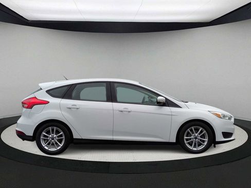 Used 2015 Ford Focus SE image 9