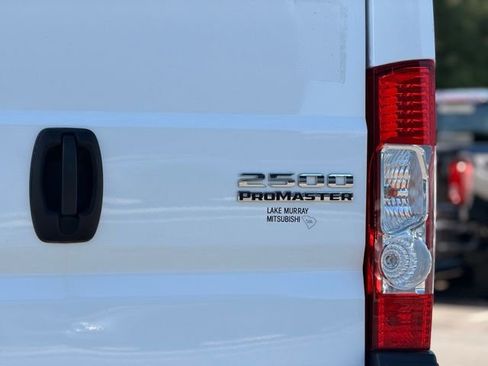 Used 2024 RAM ProMaster 2500 w/ Convenience Group FWD image 12