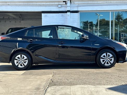 Used 2017 Toyota Prius Two image 3