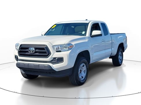 Used 2023 Toyota Tacoma SR image 3
