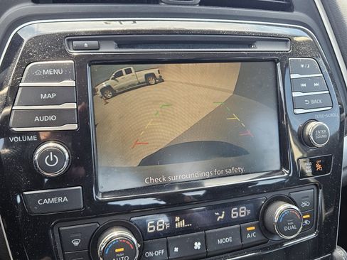 Used 2022 Nissan Maxima SV w/ Floor Mat Group FWD image 21