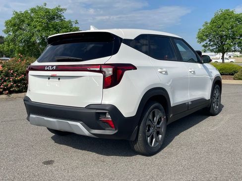 New 2026 Kia Seltos LX FWD image 8