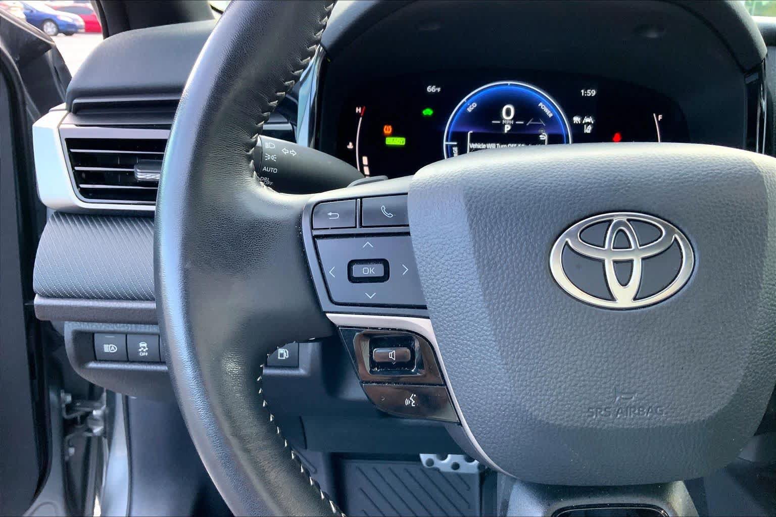 Used 2025 Toyota Camry SE FWD image 21