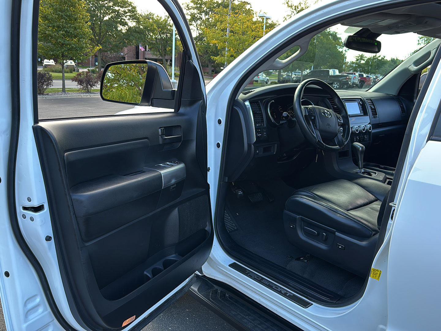Used 2019 Toyota Sequoia 4WD image 2