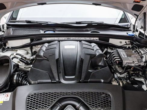 Used 2022 Porsche Macan S image 31