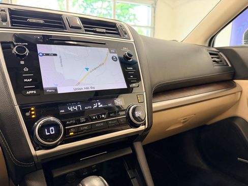Used 2018 Subaru Outback 2.5i Limited AWD/4WD image 44