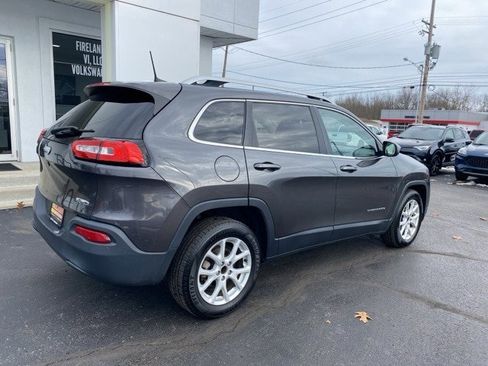 Used 2016 Jeep Cherokee Latitude w/ Cold Weather Group image 4