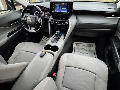 Used 2022 Toyota Venza LE image 21