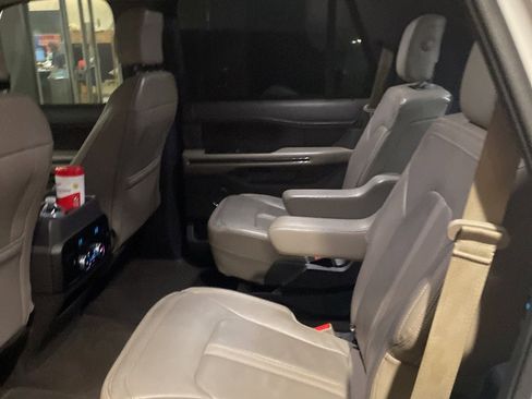 Used 2019 Ford Expedition Limited image 8