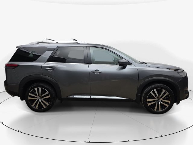 Used 2025 Nissan Pathfinder Platinum FWD image 5