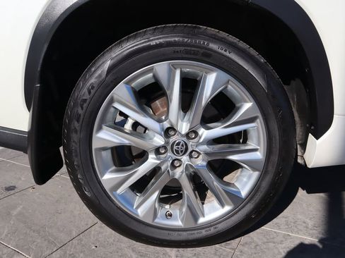 Used 2021 Toyota Highlander Limited image 30