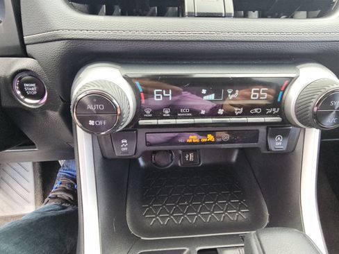 Certified 2025 Toyota RAV4 XLE AWD/4WD image 18