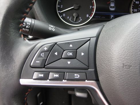 Used 2024 Nissan Sentra SR w/ SR Premium Package FWD image 15