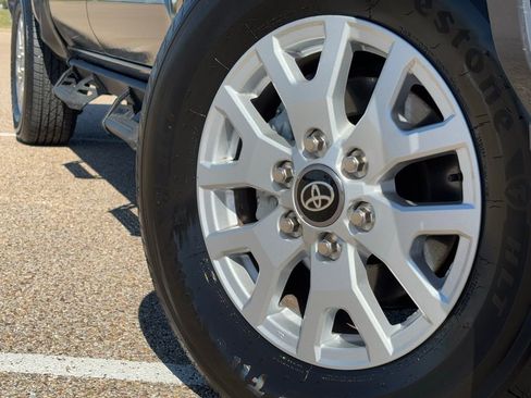 Used 2025 Toyota Tacoma SR5 image 2