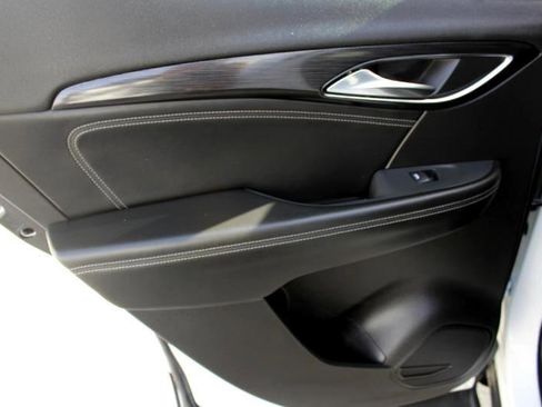 Used 2023 Buick Envision Essence image 13