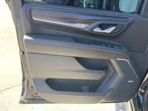 Used 2021 GMC Yukon XL Denali w/ Denali Premium Package image 11