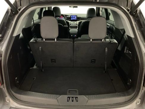 Used 2022 Ford Explorer XLT w/ Equipment Group 202A image 31