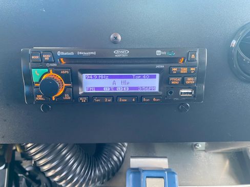 Used 2017 Ford E-350 and Econoline 350 Super Duty w/ A/C Prep Package RWD image 11