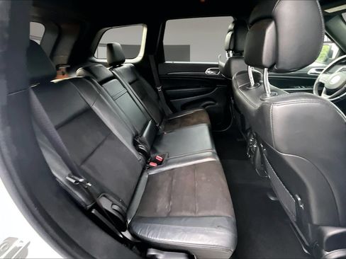 Used 2022 Jeep Grand Cherokee Laredo X RWD image 25