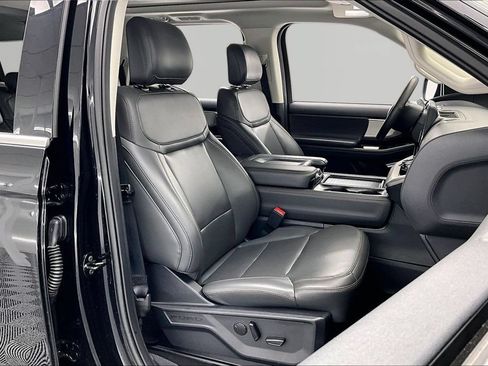 Used 2025 Ford Expedition Max Active AWD/4WD image 7