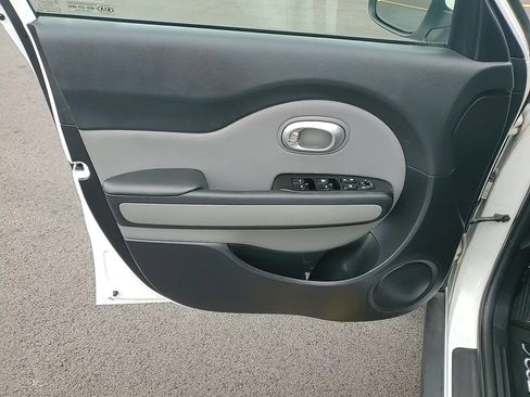 Used 2015 Kia Soul Base image 10