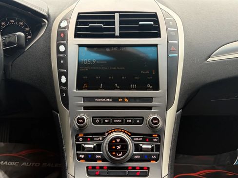 Used 2017 Lincoln MKZ Premiere FWD image 23