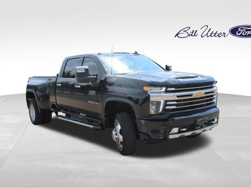 Used 2022 Chevrolet Silverado 3500 High Country AWD/4WD image 3