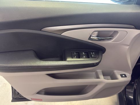 Used 2018 Honda Pilot LX image 15