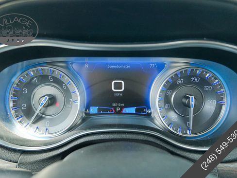 Used 2021 Chrysler 300 Touring L AWD/4WD image 17