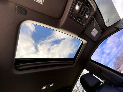 Used 2020 Chevrolet Silverado 3500 LTZ w/ LTZ Premium Package image 19