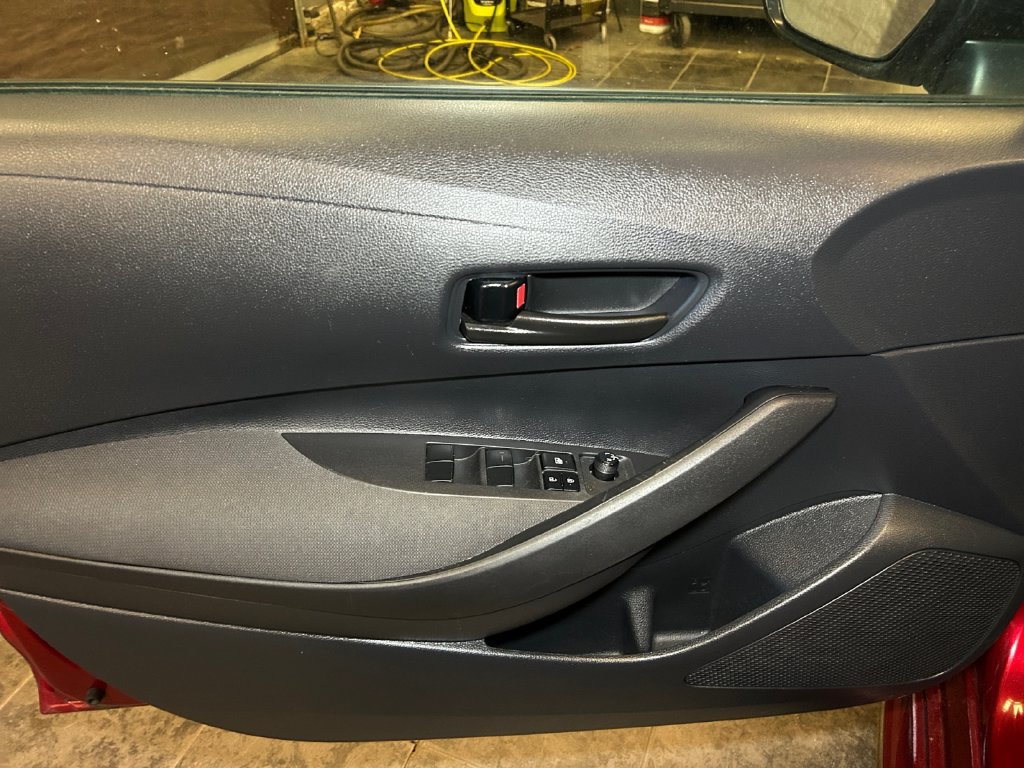 Used 2025 Toyota Corolla LE FWD image 21