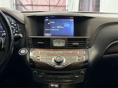 Used 2016 INFINITI Q70 L 3.7 image 17