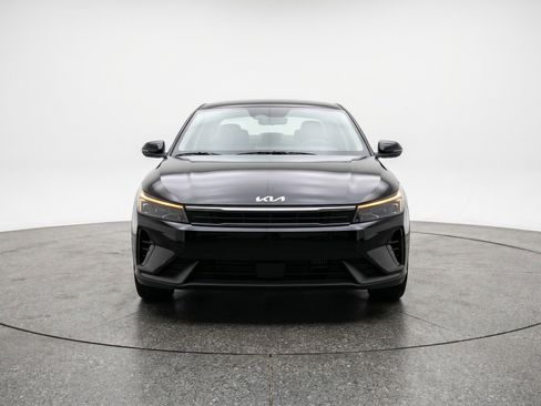 Used 2025 Kia K4 LXS FWD image 2