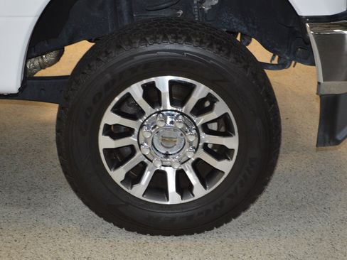 Used 2020 Ford F250 Lariat w/ Lariat Value Package image 9