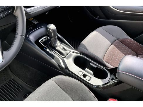 Used 2025 Toyota Corolla SE w/ SE Premium Package AWD/4WD image 17