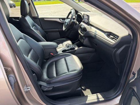 Used 2020 Ford Escape SEL image 23