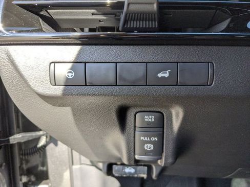 Used 2025 Nissan Murano SV image 34