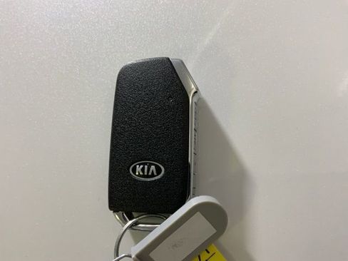 Used 2020 Kia Telluride EX w/ EX Premium Package AWD/4WD image 39