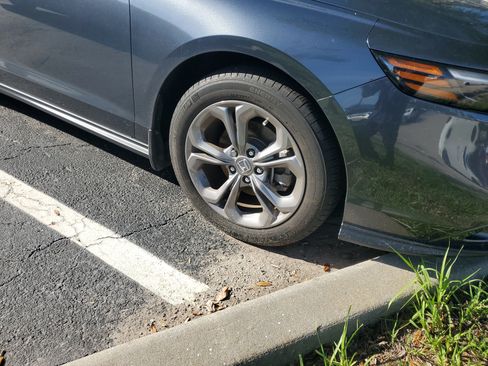 Used 2024 Honda Accord EX image 2
