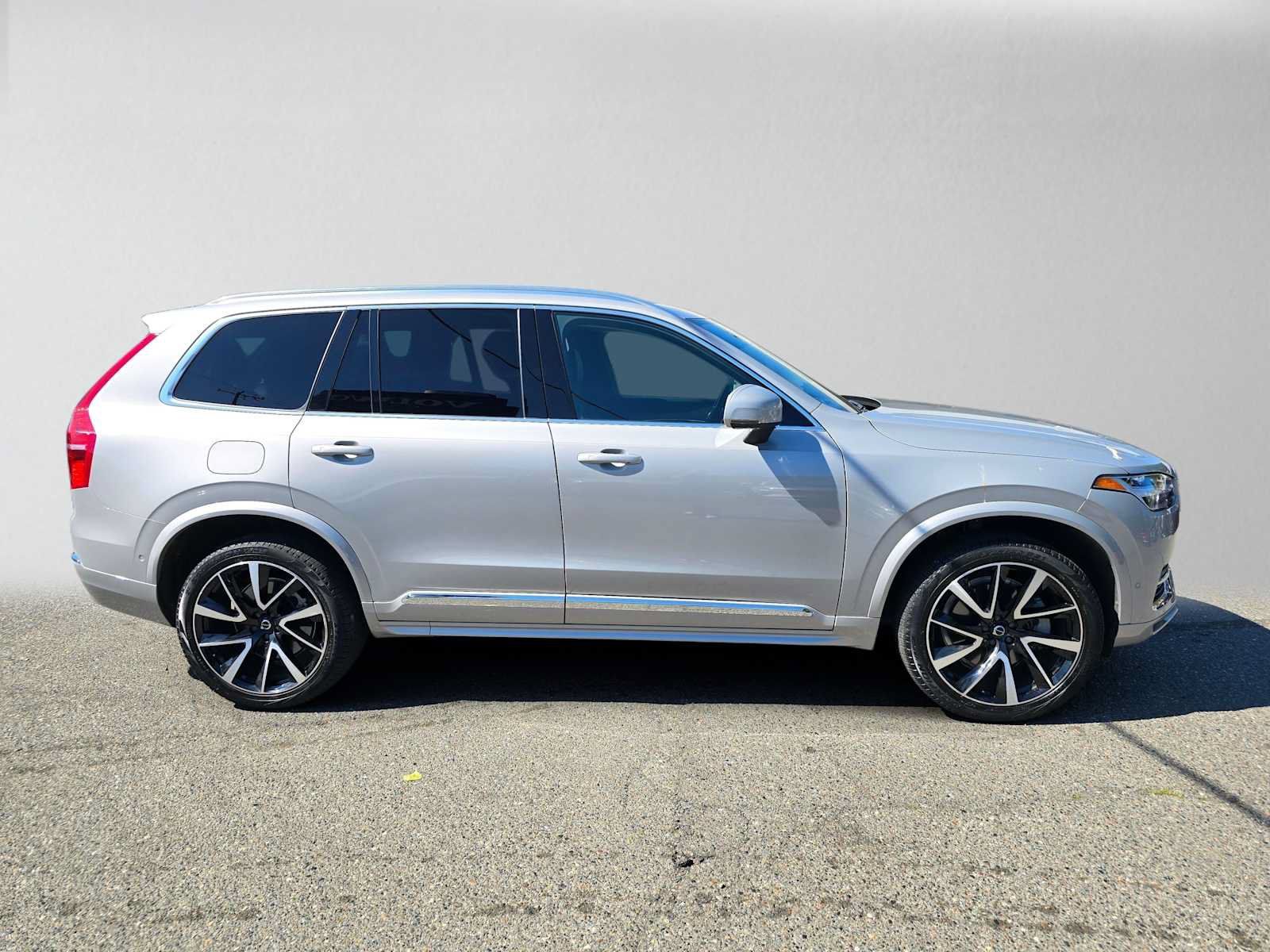 Used 2024 Volvo XC90 B6 Plus w/ Protection Package Premier AWD/4WD image 2