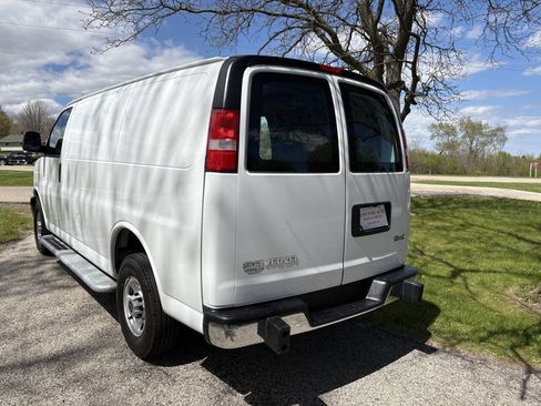 Used 2024 GMC Savana 2500 w/ Driver Convenience Package RWD image 3