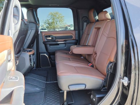 Used 2024 RAM 2500 Limited w/ Towing Technology Group image 24