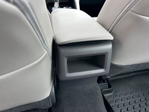 Used 2020 Toyota Camry SE image 21