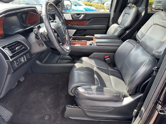 Used 2022 Lincoln Navigator Reserve AWD/4WD image 23