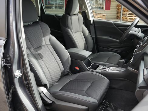 Used 2023 Subaru Forester Premium image 27