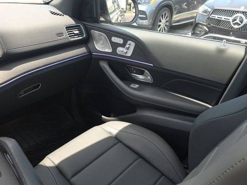 Certified 2025 Mercedes-Benz GLS 450 4MATIC image 29