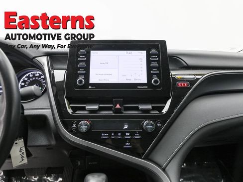 Used 2024 Toyota Camry SE image 12