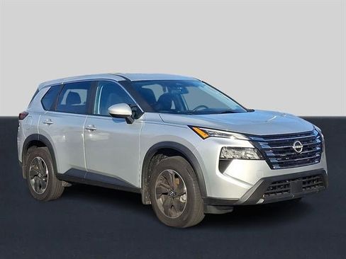 Used 2024 Nissan Rogue SV image 1